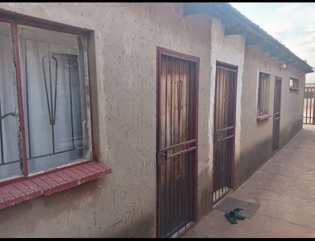 1 BEDROOM HOUSE FOR SALE IN KATLEHONG SOUTH